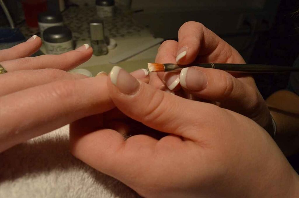 dip powder nails vs gel nails